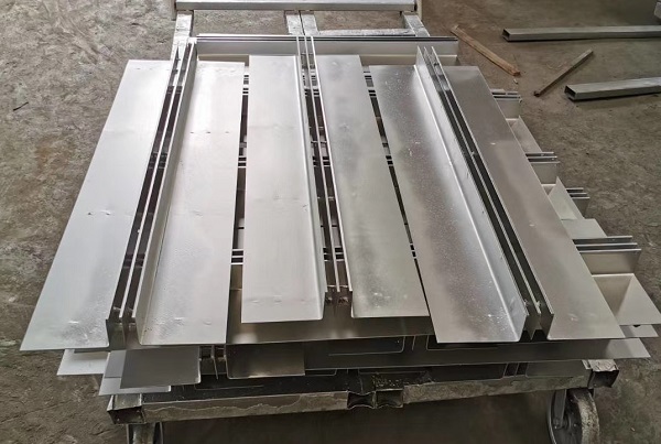 不銹鋼縫隙排水溝，不銹鋼排水溝