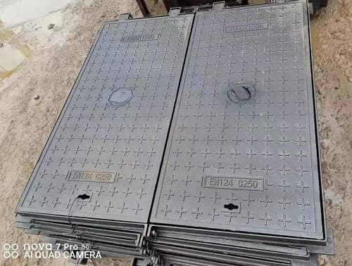 球墨鑄鐵方形井蓋，方形鑄鐵井蓋生產(chǎn)廠家