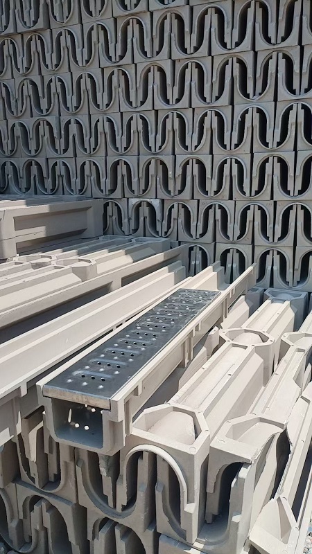 復(fù)合井蓋廠家及聯(lián)系電話，復(fù)合井蓋，復(fù)合井蓋廠家，復(fù)合井蓋廠家電話